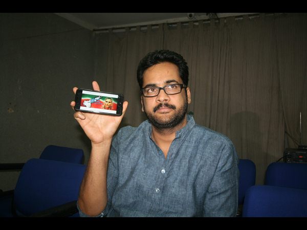  ఆంధ్రాకు ప్రత్యేక హోదా ఇవ్వాల్సిందే: హీరో శివాజీ