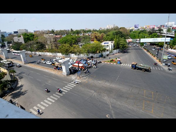 సెమీ ఫైనల్ మ్యాచ్ సందర్భంగా రోడ్లన్నీ ఖాళీ 