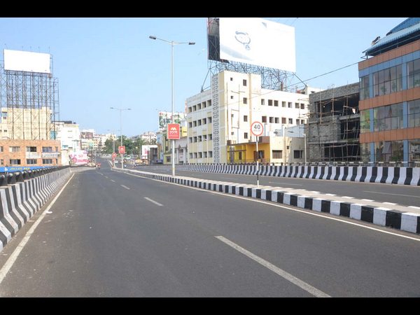సెమీ ఫైనల్ మ్యాచ్ సందర్భంగా విశాఖపట్నంలోని రోడ్లన్నీ ఖాళీ 