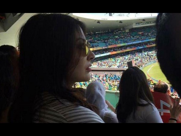 WC 2015 IND vs AUS: Sania Mirza hits an ace, slams Anushka Sharma’s critics