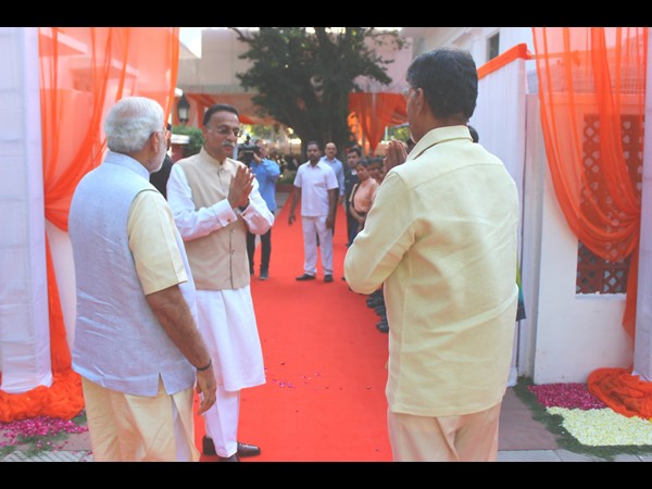 వాజపేయికి ఓకే, ఎన్టీఆర్‌కు భారతరత్న: బాబు