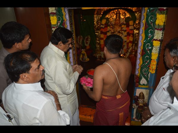 దుర్గమ్మ గుడి