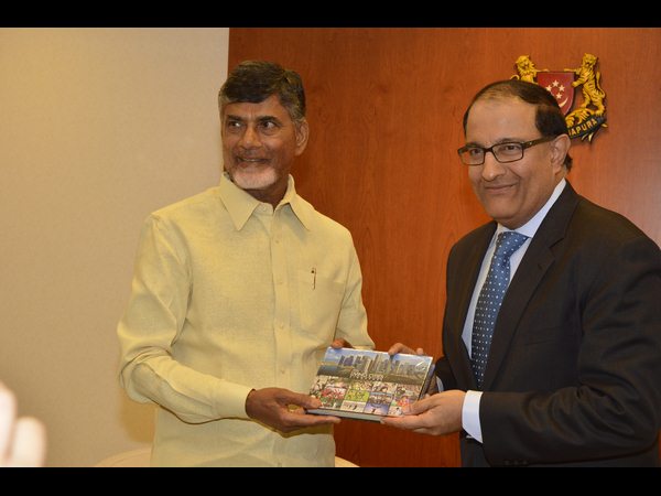 సింగపూర్‌లో బాబు