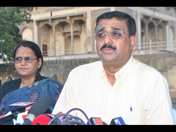 కుతుబ్షాహీ సమాధుల వద్ద గార్డెన్, మ్యూజియం కుతుబ్షాహీ సమాధుల వద్ద గార్డెన్, మ్యూజియం