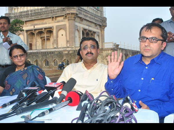 కుతుబ్షాహీ సమాధుల వద్ద గార్డెన్, మ్యూజియం కుతుబ్షాహీ సమాధుల వద్ద గార్డెన్, మ్యూజియం