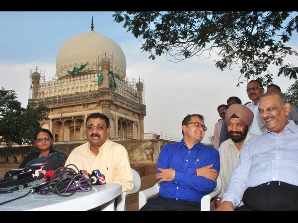 కుతుబ్షాహీ సమాధుల వద్ద గార్డెన్, మ్యూజియం కుతుబ్షాహీ సమాధుల వద్ద గార్డెన్, మ్యూజియం