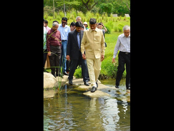 చంద్రబాబు బృందం