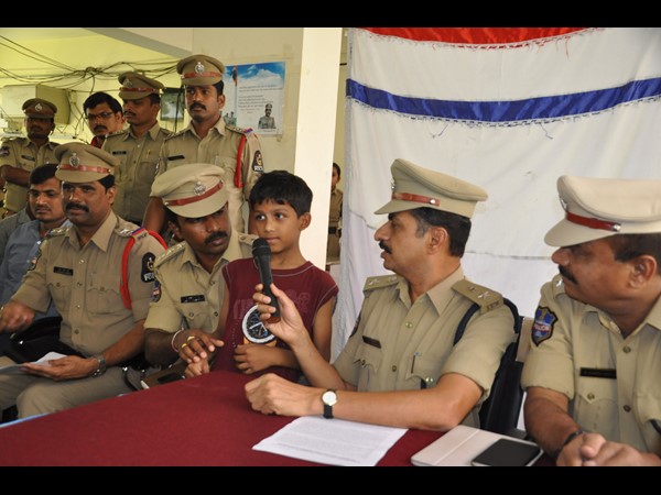 బాలుడు సేఫ్