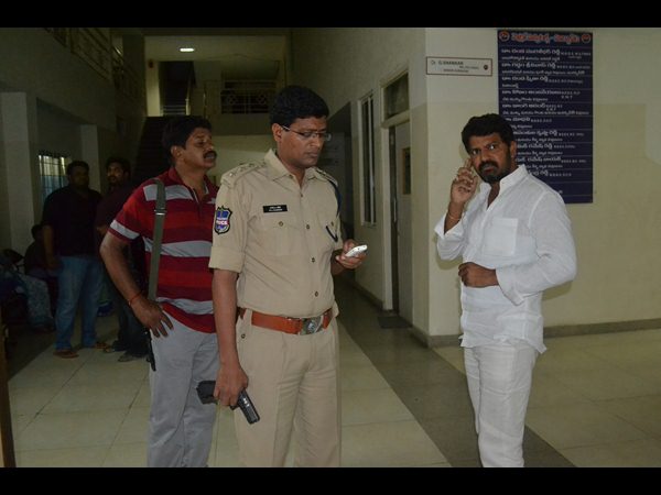 తన్వీర్ కోసం వేట సాగిస్తుంటే...