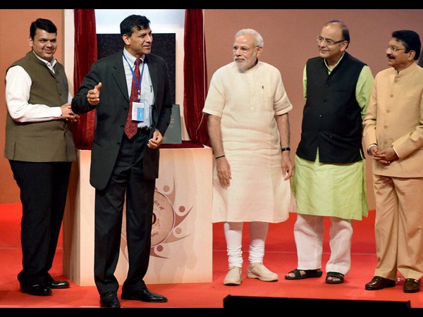 కరెన్సీ ముద్రణలో మన పేపర్, మన ఇంకే వాడండి: మోడీ