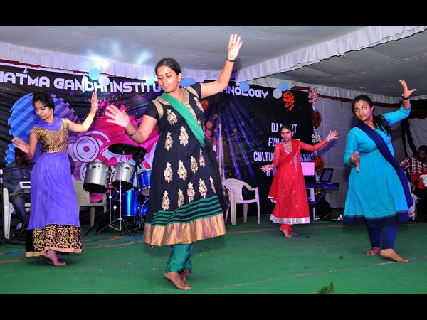 కాలేజ్ ఫెస్ట్