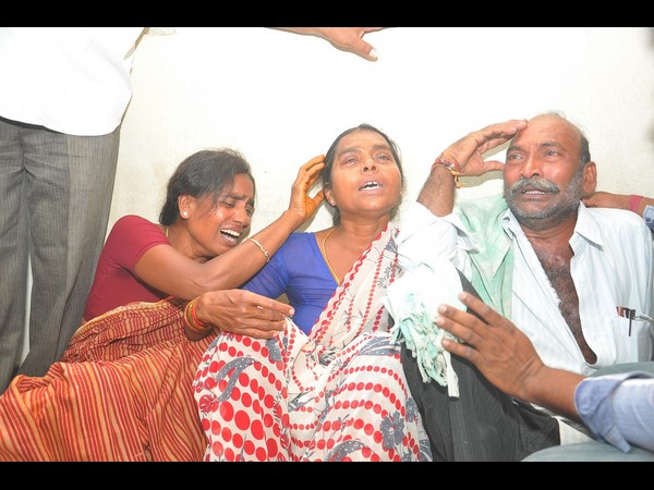 బాధితుల రోదనలు