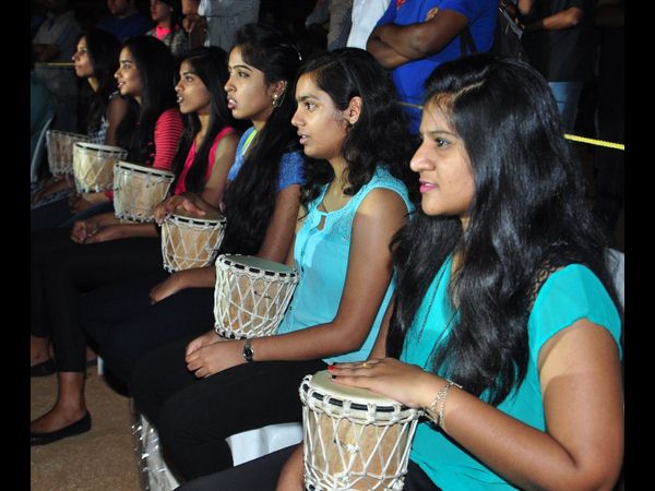  కన్నులపండవగా సాగిన స్కైలాంతర్లు ఉత్సవం