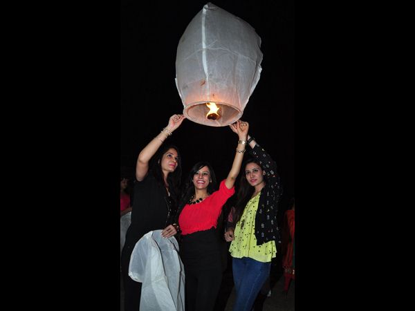  కన్నులపండవగా సాగిన స్కైలాంతర్లు ఉత్సవం