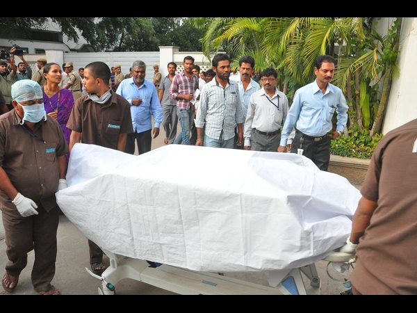 జడ్చర్లలో సిద్ధయ్యకు అంత్యక్రియలు