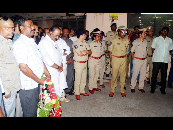 జడ్చర్లలో సిద్ధయ్యకు అంత్యక్రియలు