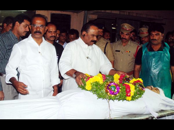  జడ్చర్లలో సిద్ధయ్యకు అంత్యక్రియలు