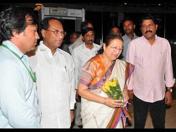  విశాఖకు వెల్లువెత్తుతున్న వీఐపీలు