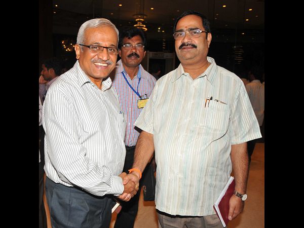  విశాఖకు వెల్లువెత్తుతున్న వీఐపీలు