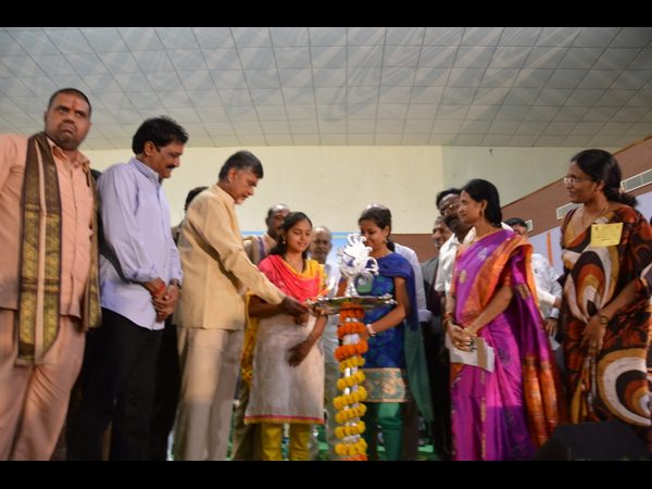  ప్రొఫెసర్ ఉద్యోగం ఇస్తానంటే వద్దన్నా: బాబు