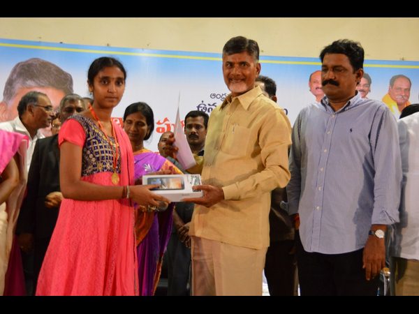  ప్రొఫెసర్ ఉద్యోగం ఇస్తానంటే వద్దన్నా: బాబు