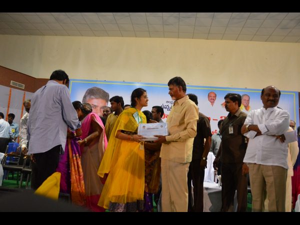  ప్రొఫెసర్ ఉద్యోగం ఇస్తానంటే వద్దన్నా: బాబు