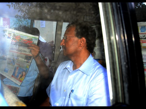 రాజు జైలుకు ఇలా..