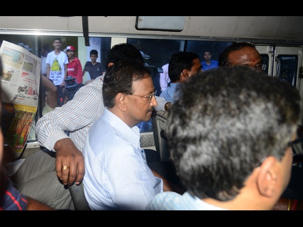 జైలుకు రాజు ఇలా...