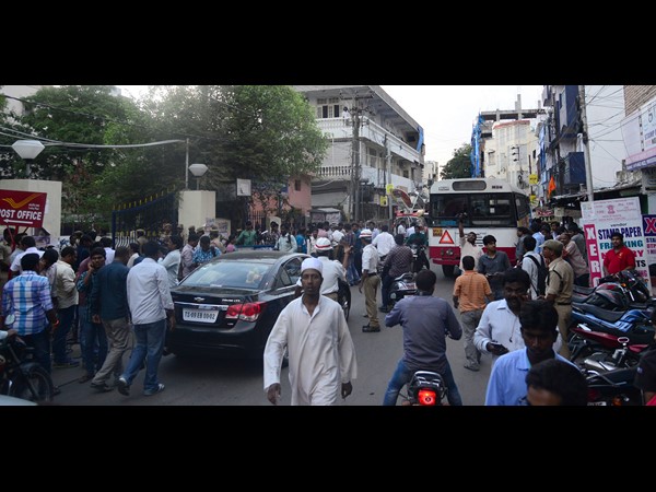 జైలుకు రాజు ఇలా...