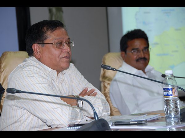 నీతి ఆయోగ్ సభ్యులతో సీఎం కేసీఆర్ భేటీ