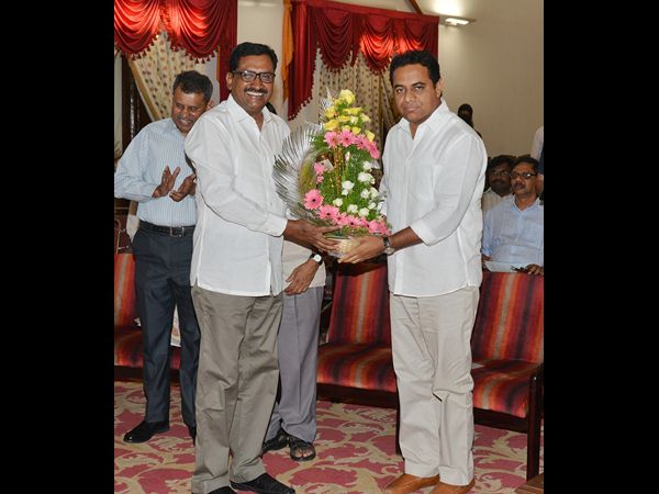  తొలి నోటిఫికేషన్ నా శాఖదే: కేటీఆర్