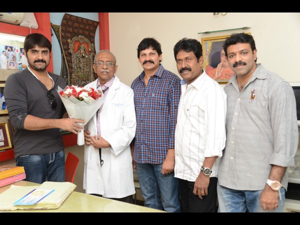  హీరో శ్రీకాంత్ చేతుల మీదగా ఉమేష్ చంద్ర హార్ట్ క్యాంప్ 