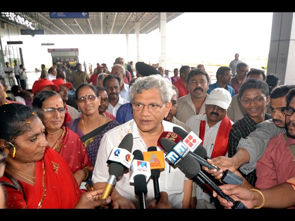 సీపీఎం జాతీయ మహాసభలకు తరలివస్తున్న నేతలు