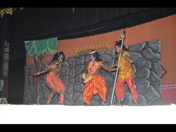 విశాఖ ఫెస్ట్‌లో పరుచూరి, ప్రజల్లో చైతన్యం 