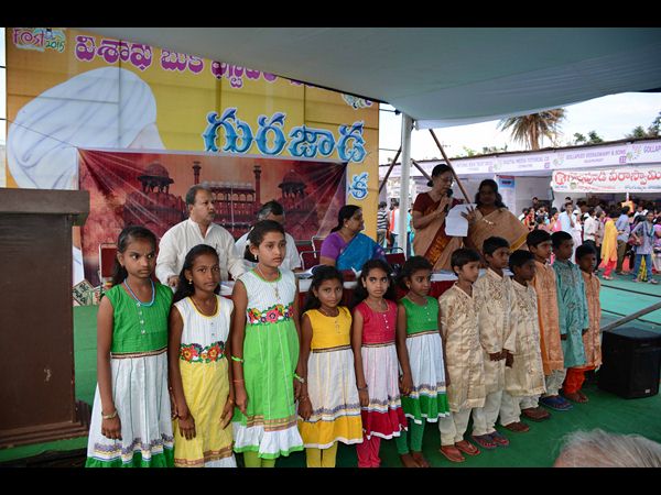 విశాఖ ఫెస్ట్‌లో పరుచూరి, ప్రజల్లో చైతన్యం 