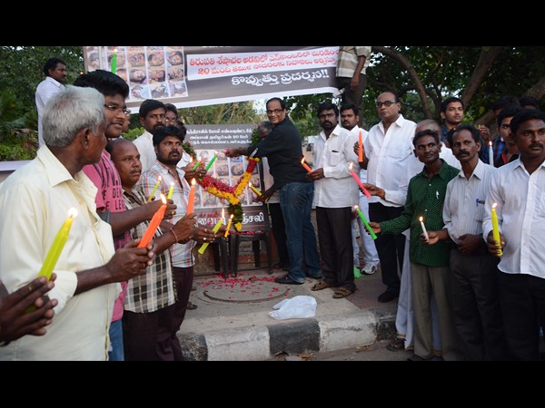 కూలీల కుటుంబాలకు అండ