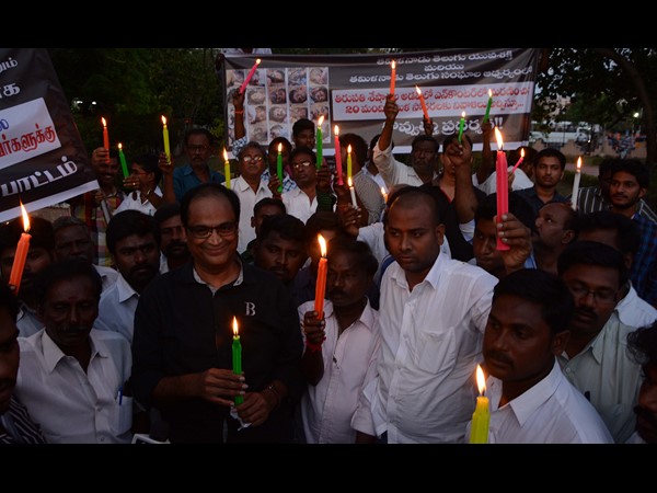 సంఘీభావానికి ప్రయత్నం