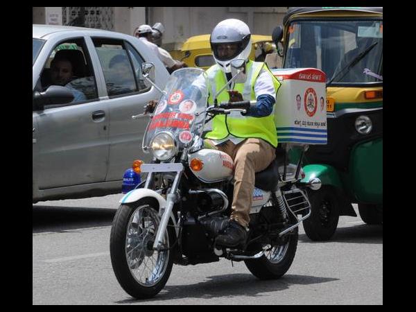 బైక్ నడుపుతారు, చికిత్స చేస్తారు