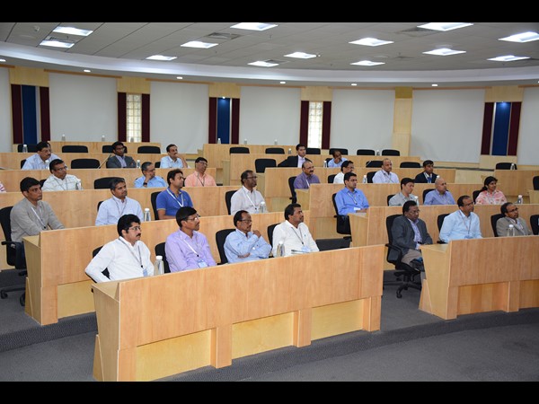 ఐటీ సీఈఓలతో కమిషనర్ సీవీ ఆనంద్ భేటీ