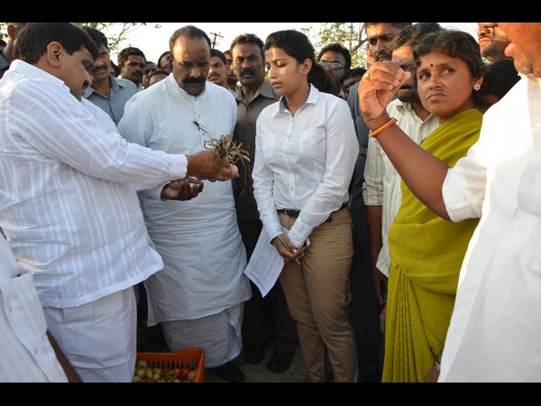  అధైర్యం వద్దు, ప్రభుత్వం ఆదుకుంటుంది: నాయిని