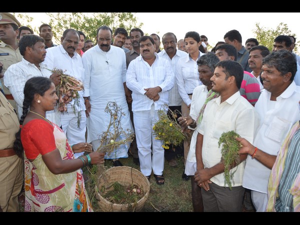  అధైర్యం వద్దు, ప్రభుత్వం ఆదుకుంటుంది: నాయిని