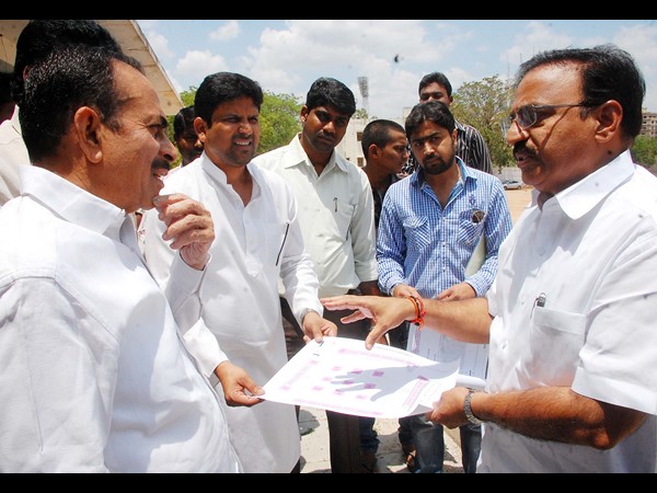 ప్లీనరీ ఏర్పాట్ల పరిశీలన