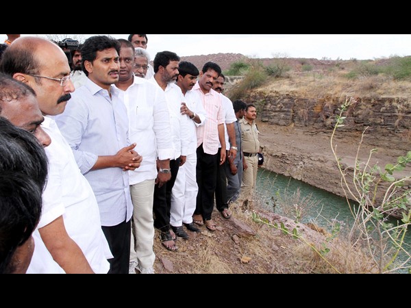 వైయస్ జగన్