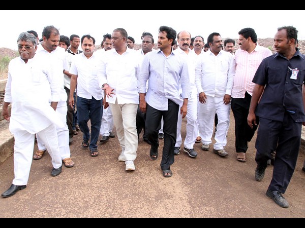 వైయస్ జగన్