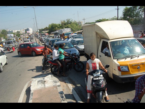 శివ మాత్రం..