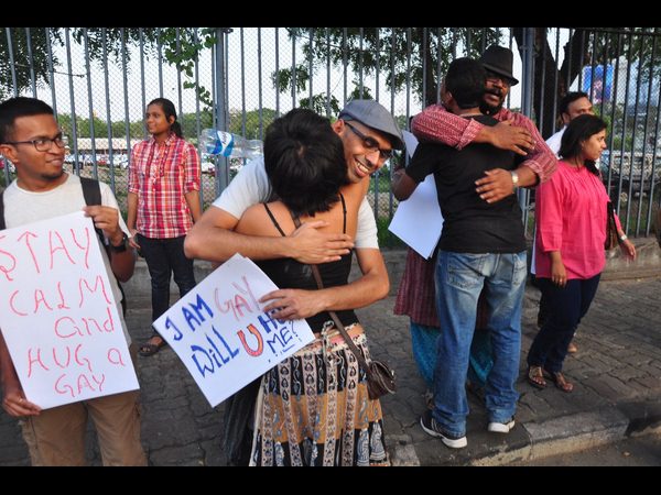 నెక్లెస్ రోడ్డులో 'గే'ల ప్రదర్శన నెక్లెస్ రోడ్డులో 'గే'ల ప్రదర్శన