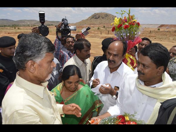 ఎన్టీఆర్ స్పూర్తితో నేనూ తెలుగుజాతి చరిత్రలో నిలిపోవాలని: బాబు 