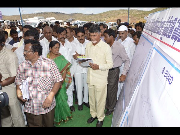 ఎన్టీఆర్ స్పూర్తితో నేనూ తెలుగుజాతి చరిత్రలో నిలిపోవాలని: బాబు 