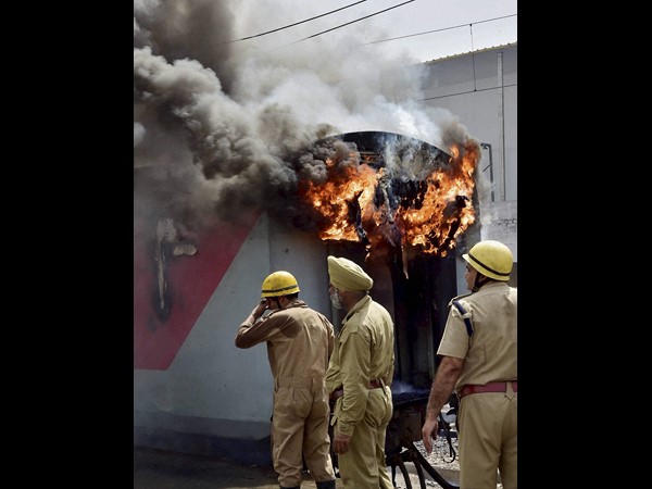  భువనేశ్వర్-రాజధాని ఎక్స్‌ప్రెస్‌లో మంటలు 