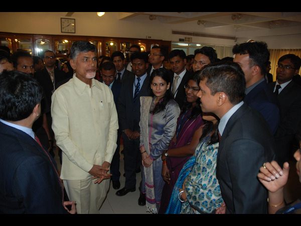 నా విజయం వెనకుంది ఐఏఎస్లే: బాబు నా విజయం వెనకుంది ఐఏఎస్లే: బాబు